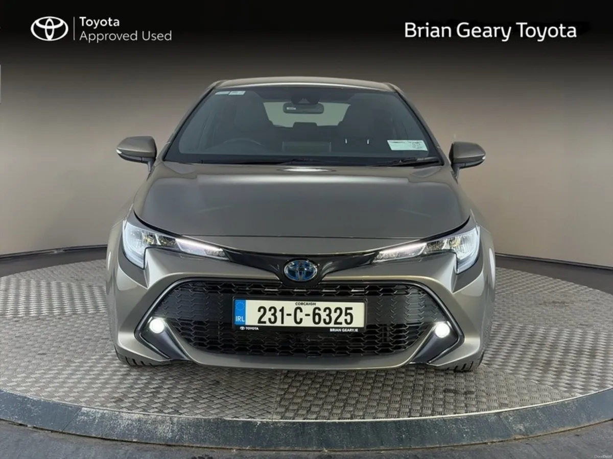 Toyota Corolla Luna Hybrid Hatchback - Image 5