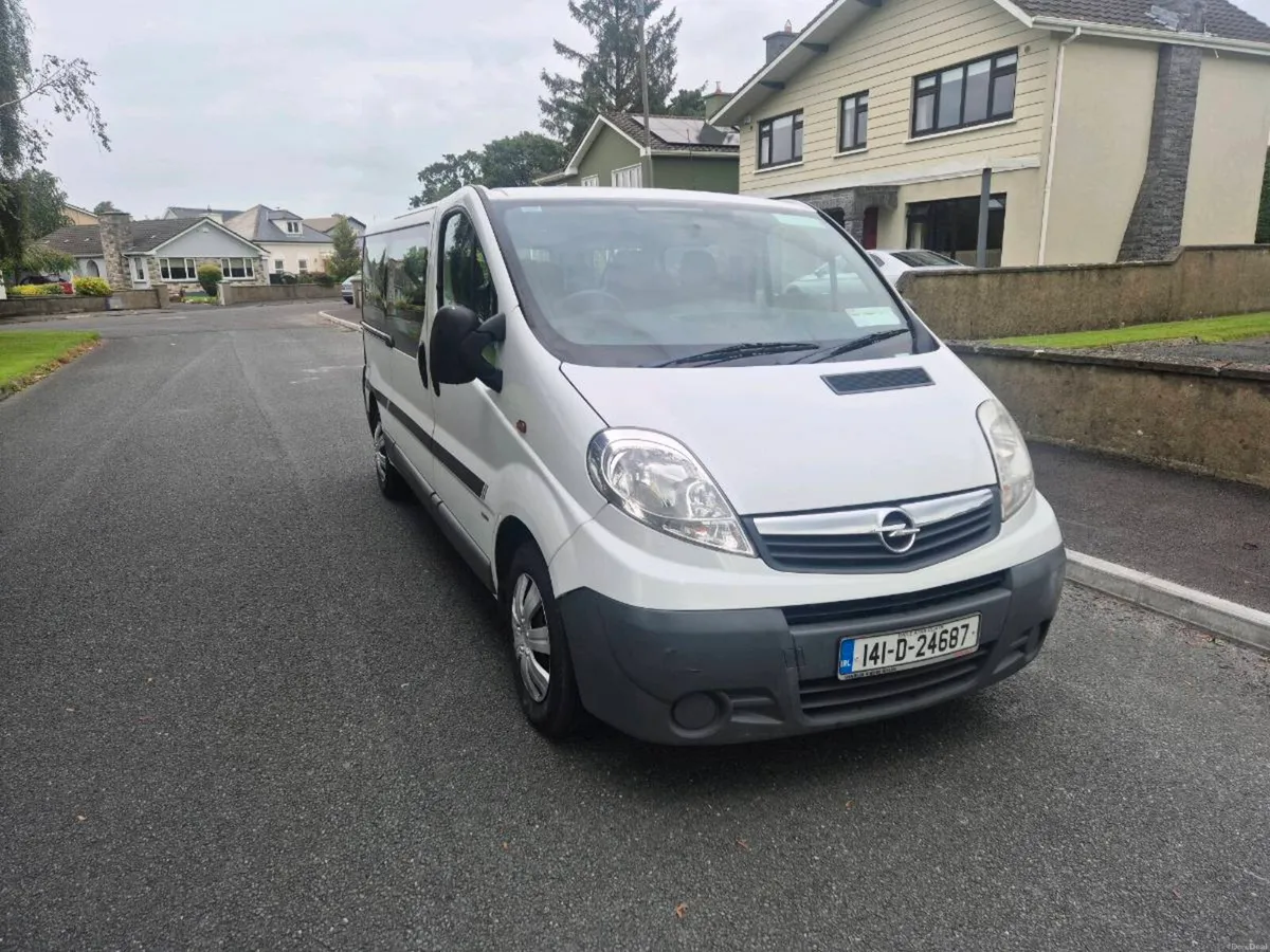 141 opel vivaro 9 seater Automatic tax till 04-27 - Image 2