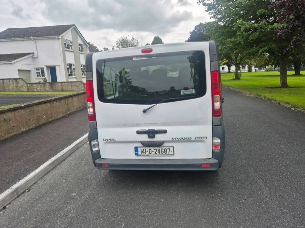 141 opel vivaro 9 seater Automatic tax till 04-27 - Image 4