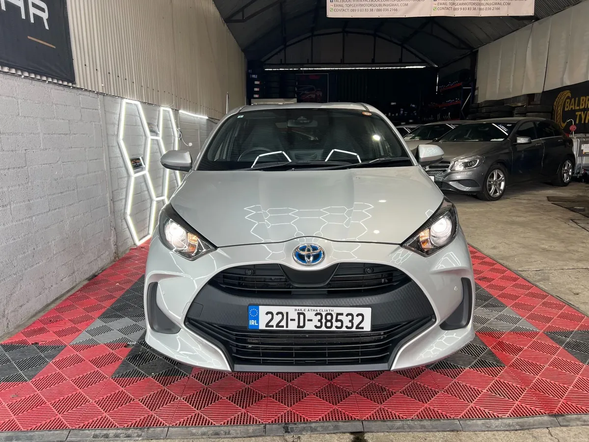 Toyota Yaris 2022 1.5L Hybrid - Image 2