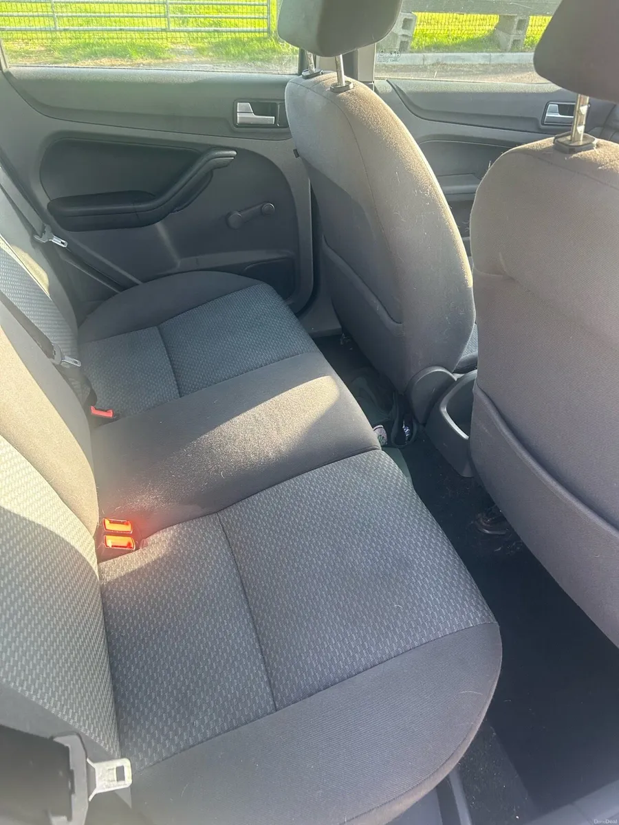 Ford Focus - Image 6