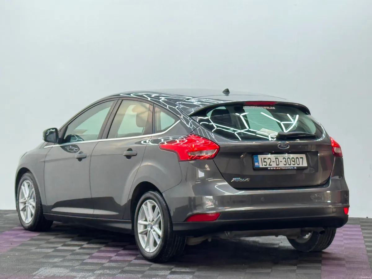 2015 Ford Focus 1.6 P, Automatic, Low kms - Image 4