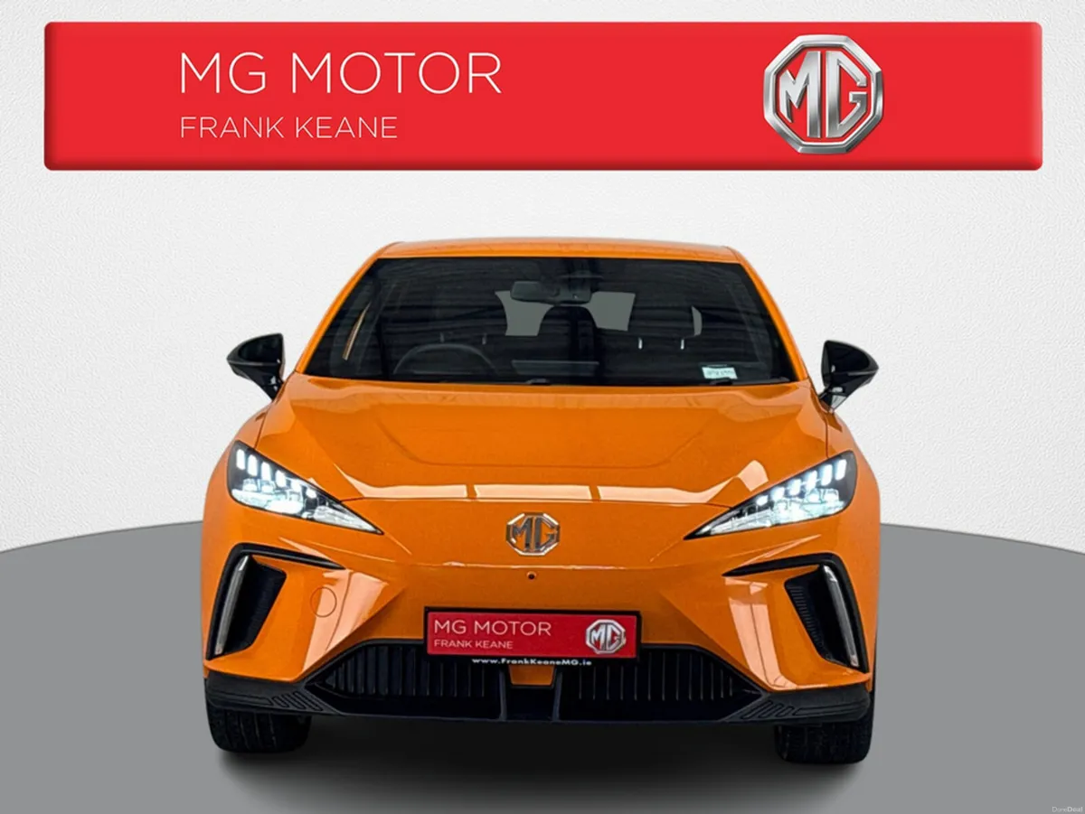 MG 4 EXCLUSIVE **FULL BLACK HALF LEATHER INTERIOR* - Image 5