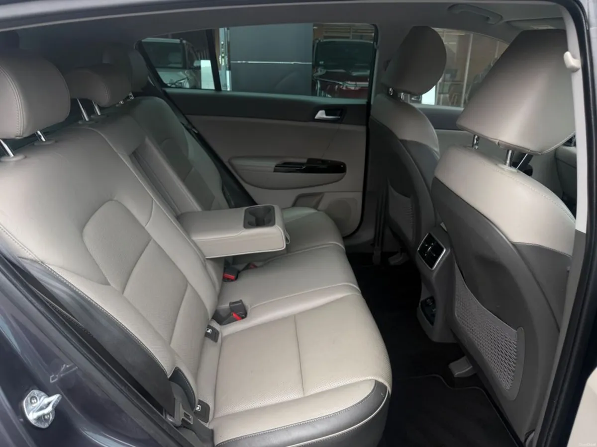 Kia Sportage 1.7 Platinum 5DR - Image 6