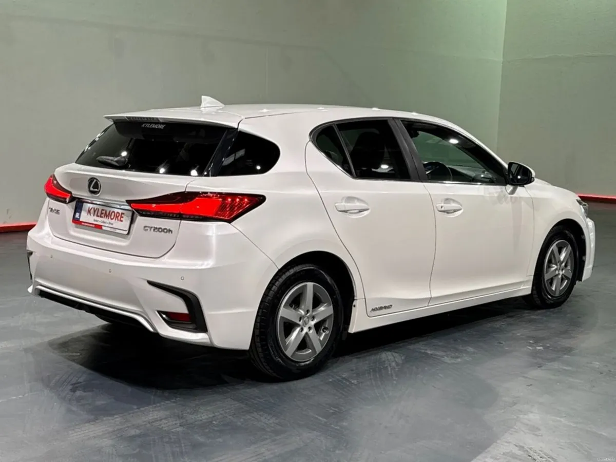 Lexus CT HYBRID 1.8L PETROL AUTOMATIC - REVERSE CA - Image 3