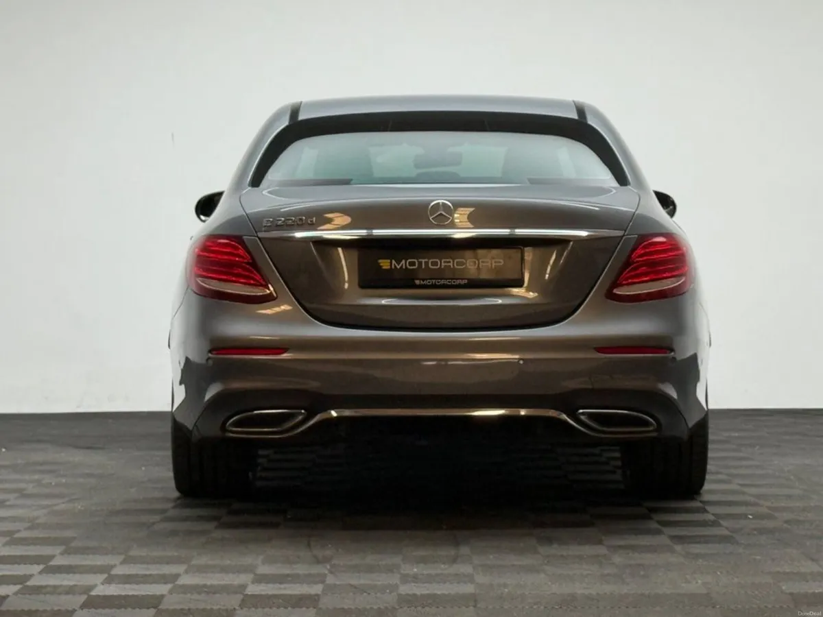 Mercedes-Benz E-Class E220D AMG LINE - Image 6