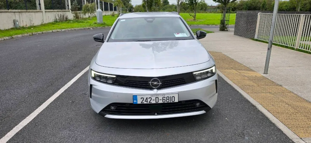 242 Opel Astra Sport Tourer 1.5 Diesel  Automatic - Image 2