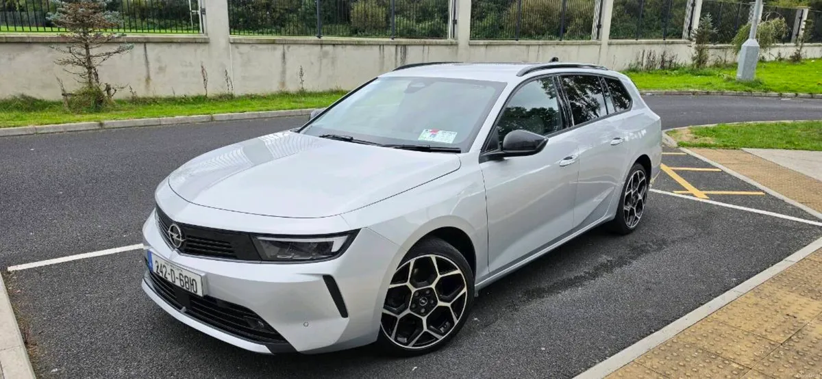 242 Opel Astra Sport Tourer 1.5 Diesel  Automatic - Image 3