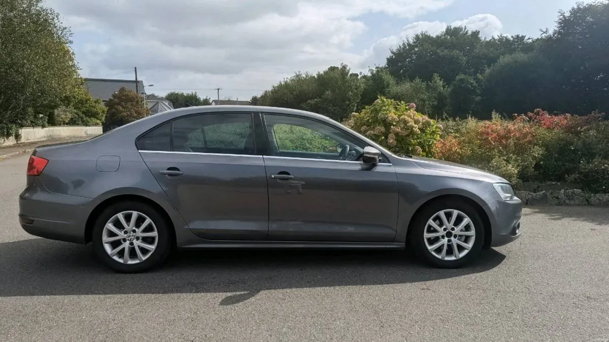 VW Jetta - 1.6 TDi - 2013 - Image 2