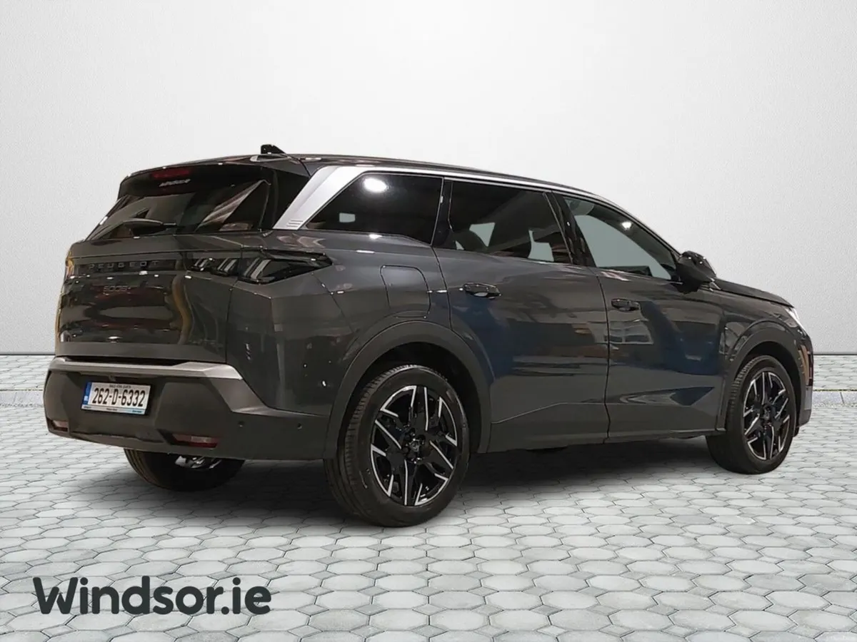 Peugeot 5008 1.2 MHEV 145bhp E-DCS6 Allure - Image 2