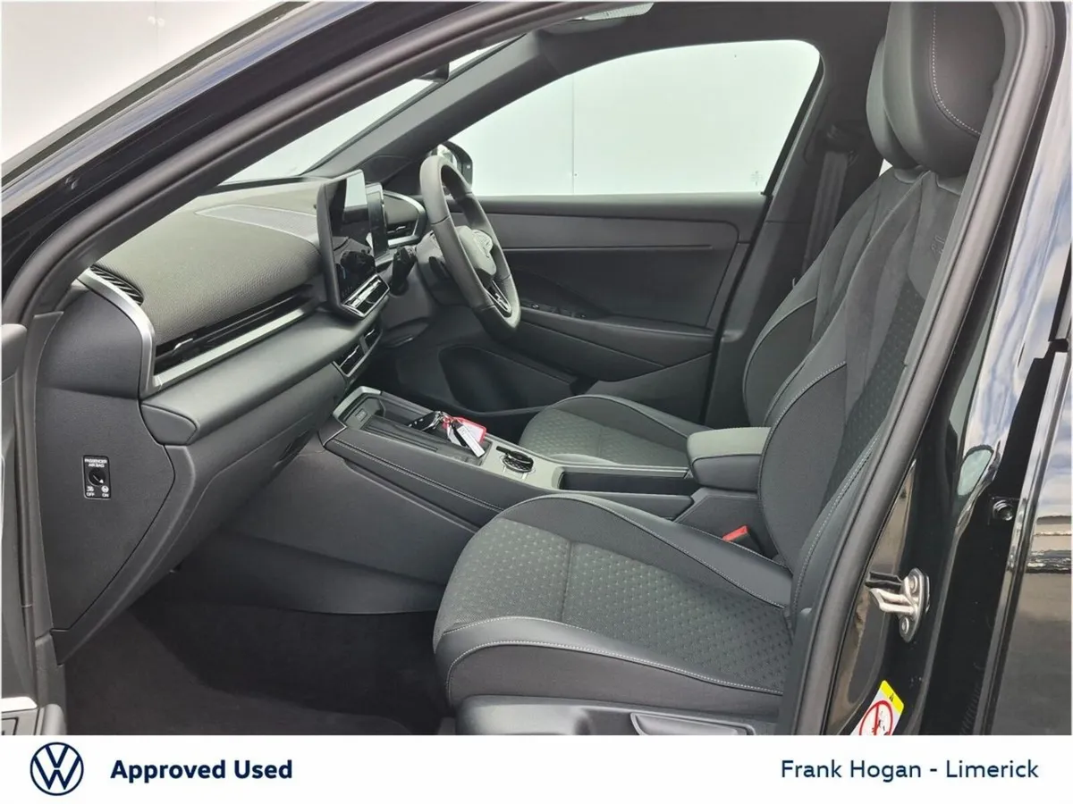 Volkswagen T-Roc R-LINE 1.5TSI 150HP MHEV - PRE RE - Image 4