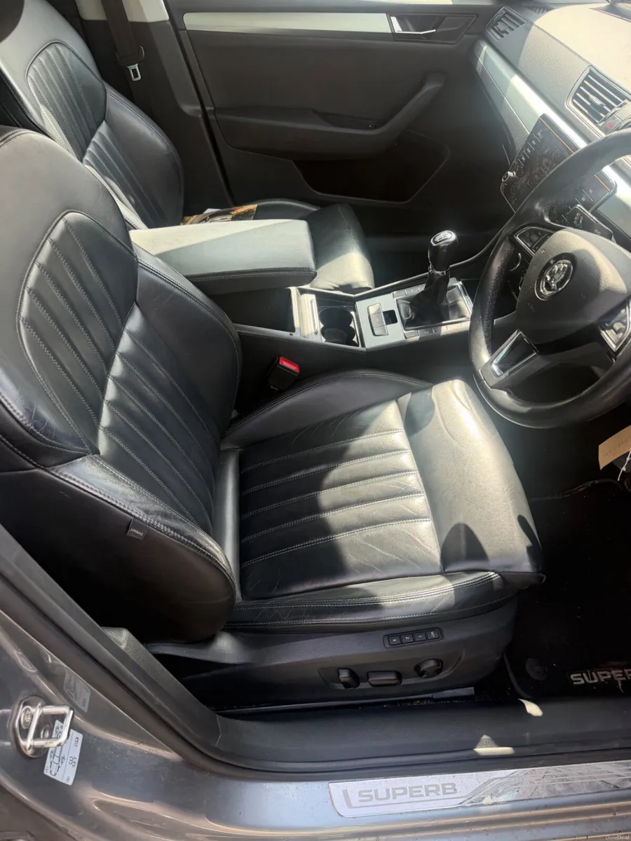 Skoda Superb 2019 - Image 4