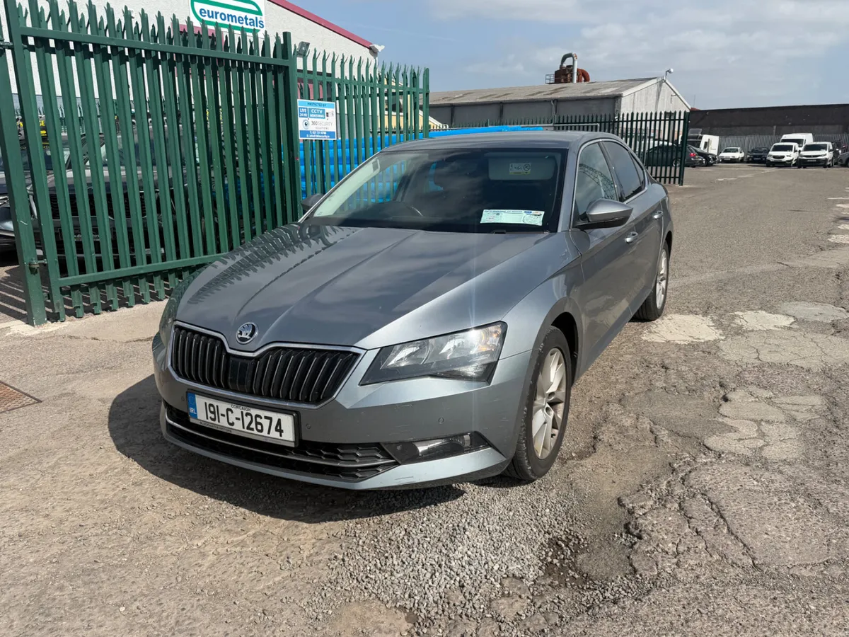 Skoda Superb 2019 - Image 2