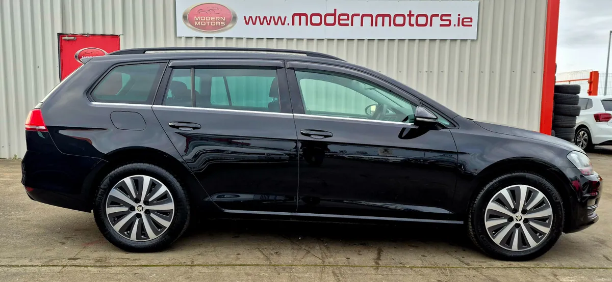 Volkswagen Golf estate auto 1.2 tsi very low kms - Image 4