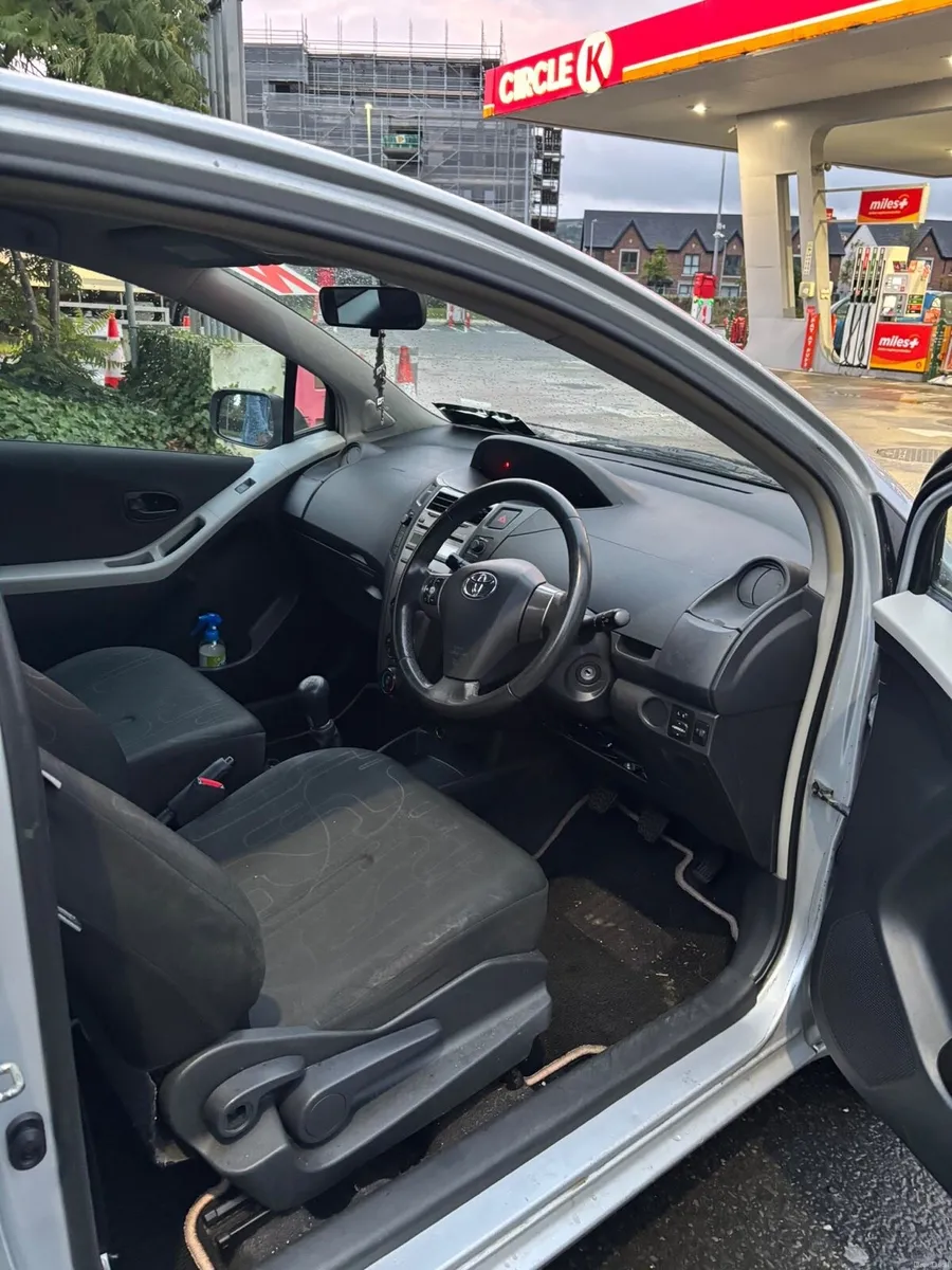 Toyota Yaris - Image 6