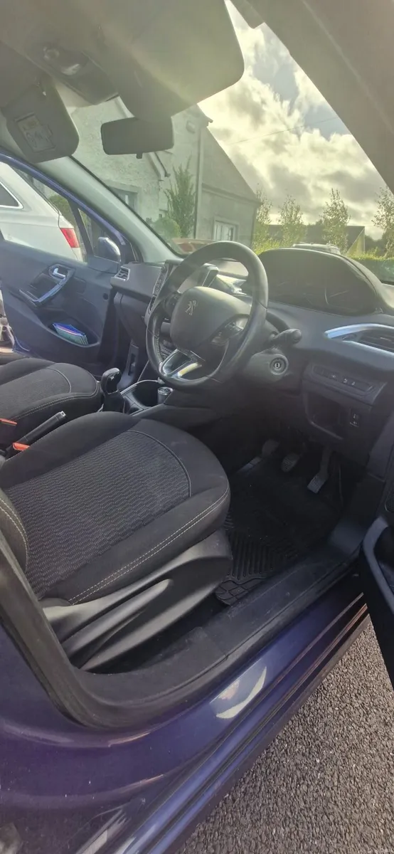 Peugeot 208 2017 - Image 2