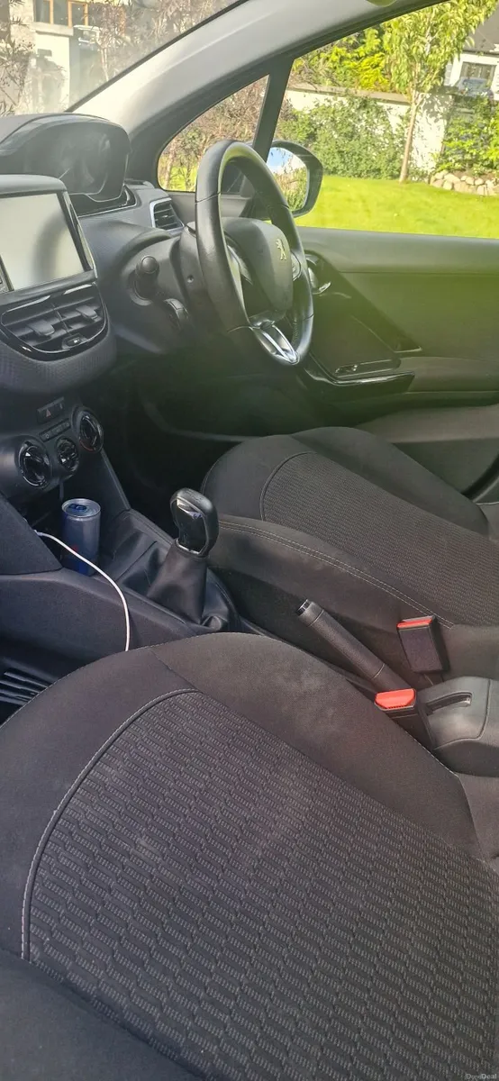 Peugeot 208 2017 - Image 5