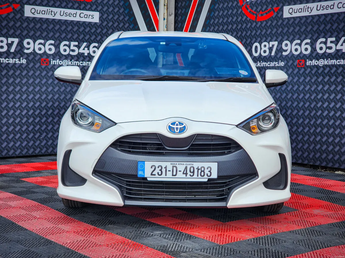 2023 Toyota Yaris - Image 5