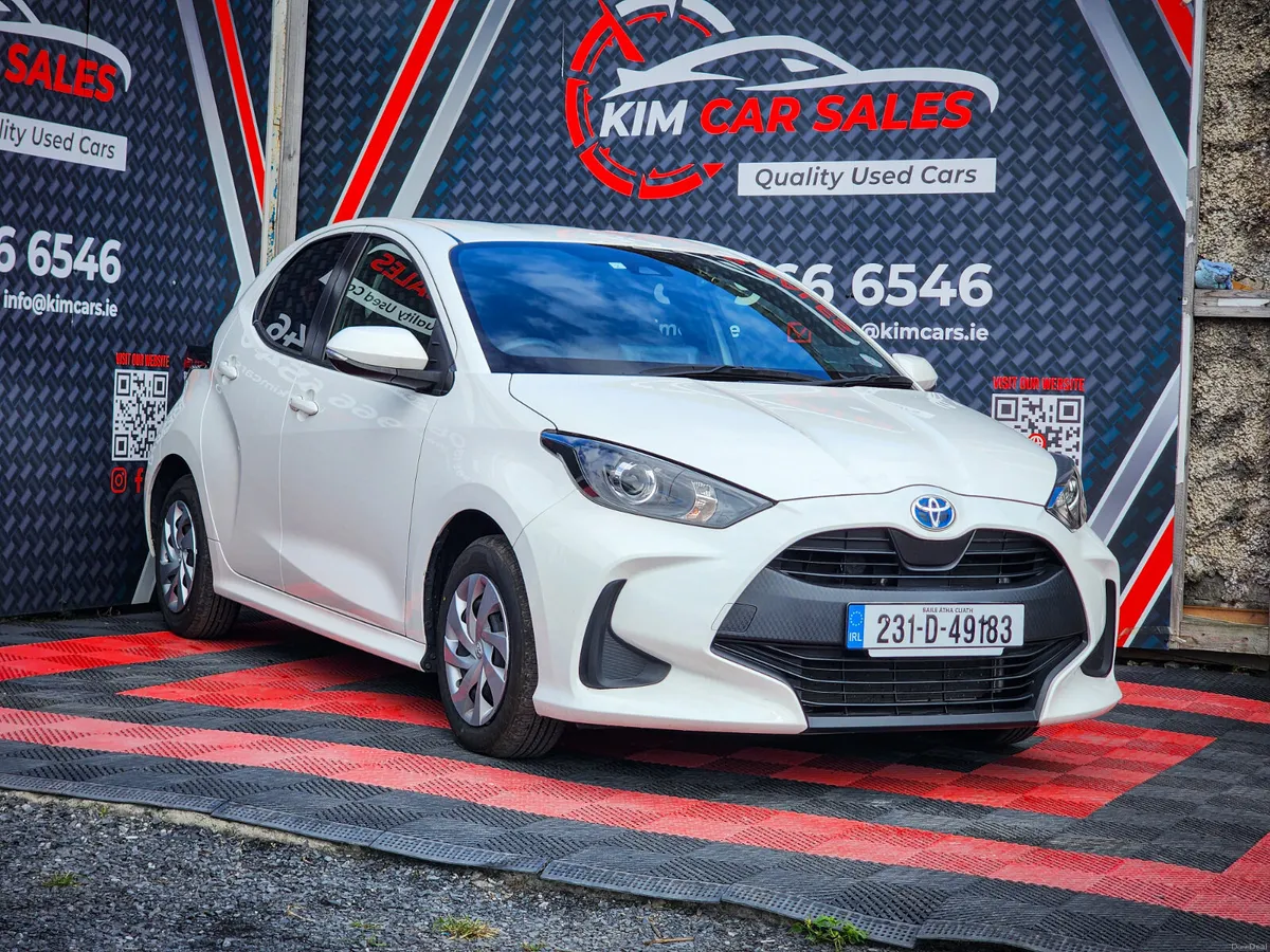 2023 Toyota Yaris - Image 3