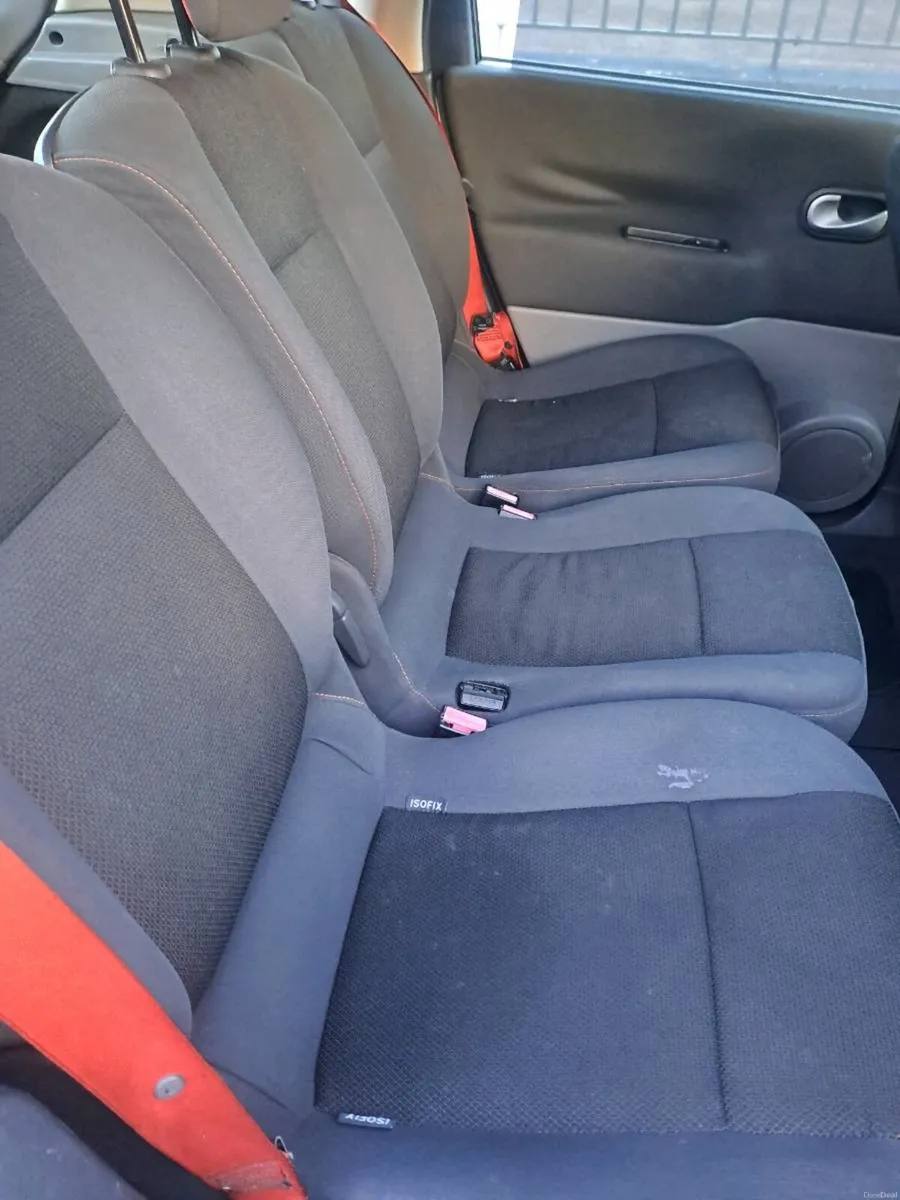 Car - Image 4