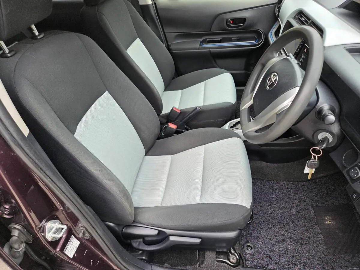 Very Low Mileage Toyota Aqua 1.5 Hybrid - Image 5