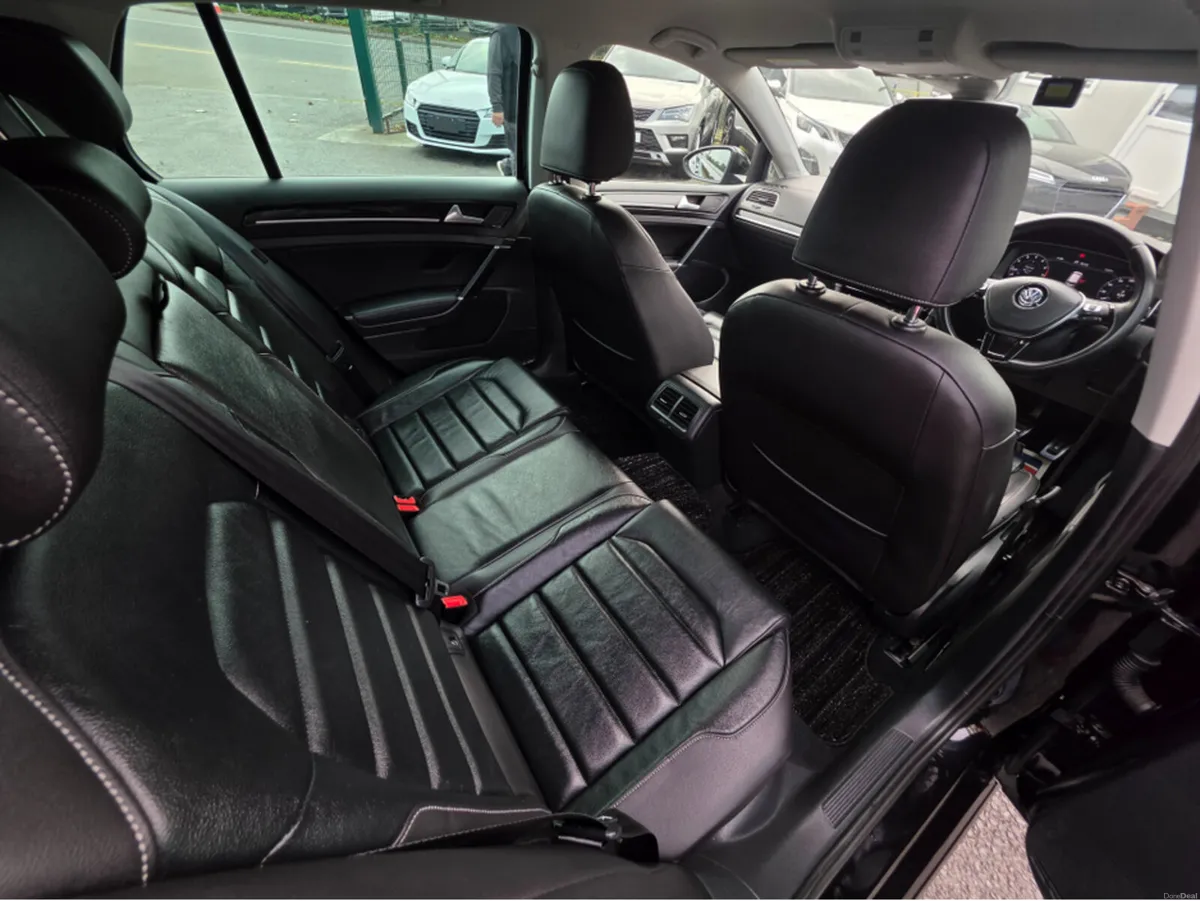 Volkswagen Golf FULL LEATHER SEATS 1.4 TSI SPECIAL - Image 4