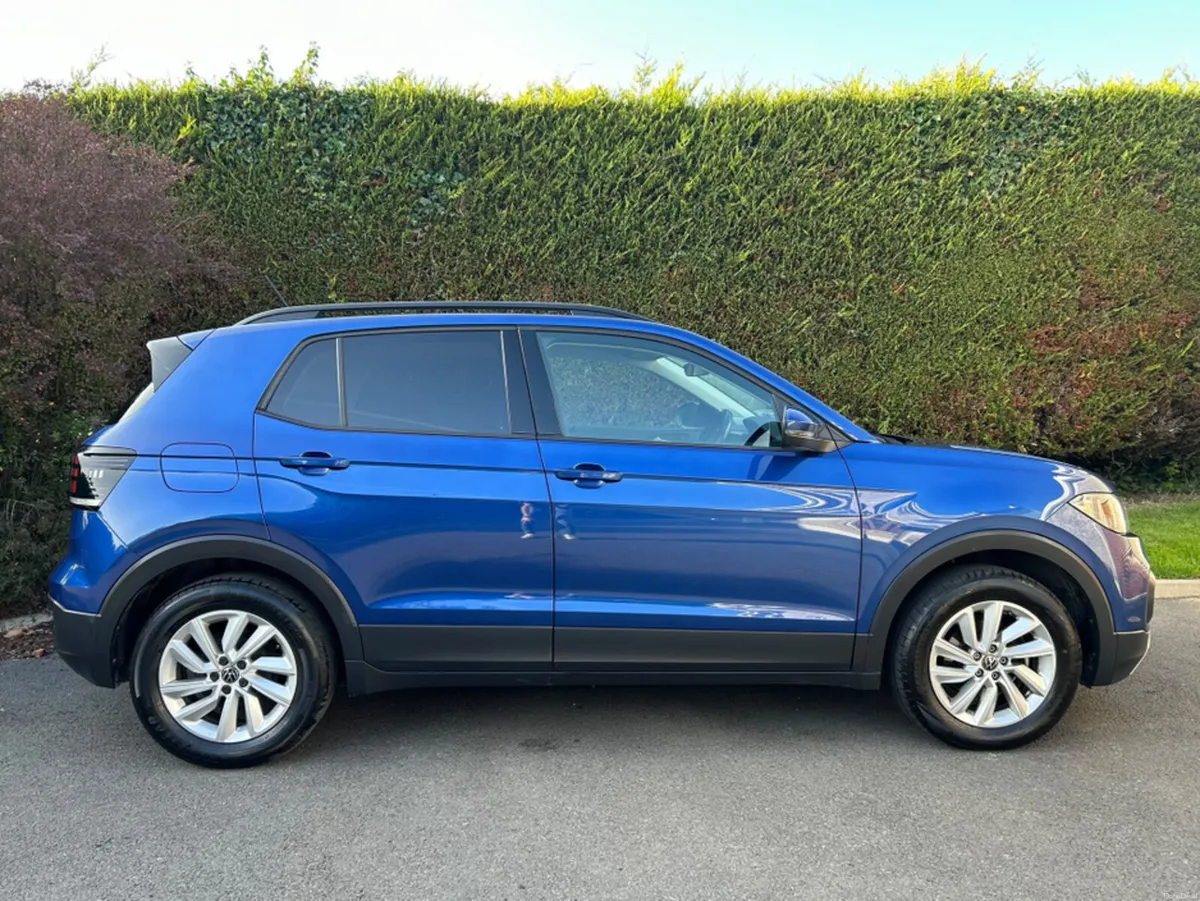 Volkswagen T-Cross LIFE 1.0 TSI MANUAL 5SPEED 95BH - Image 2