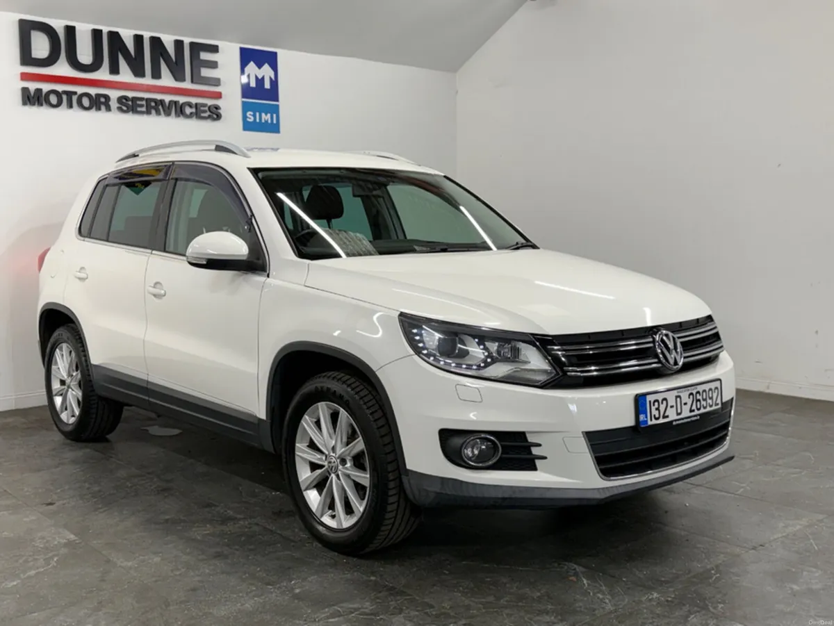 Volkswagen Tiguan **TOUCHSCREEN BLUETOOTH RADIO ** - Image 4