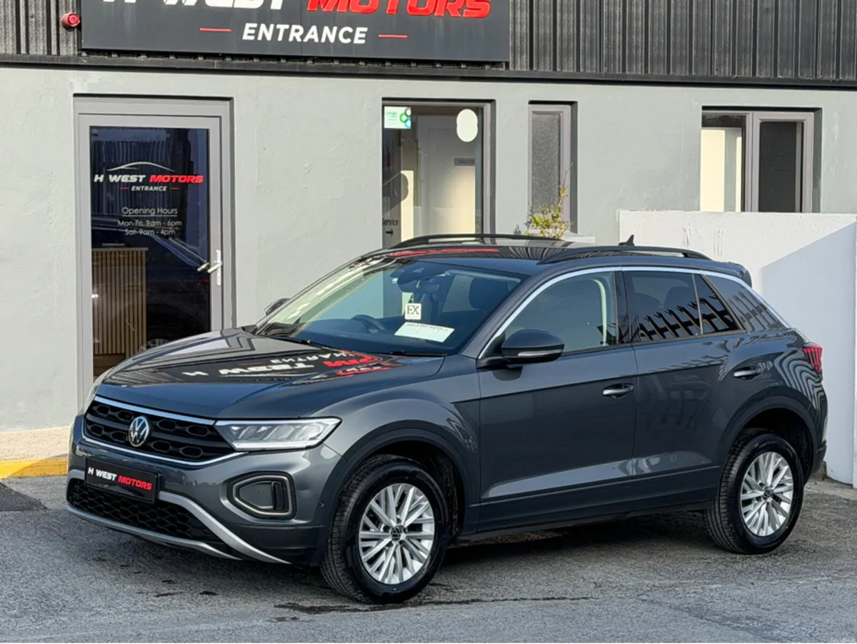 Volkswagen T-Roc LIFE 2.0 TDI MANUAL 6SPEED FWD 1 - Image 1