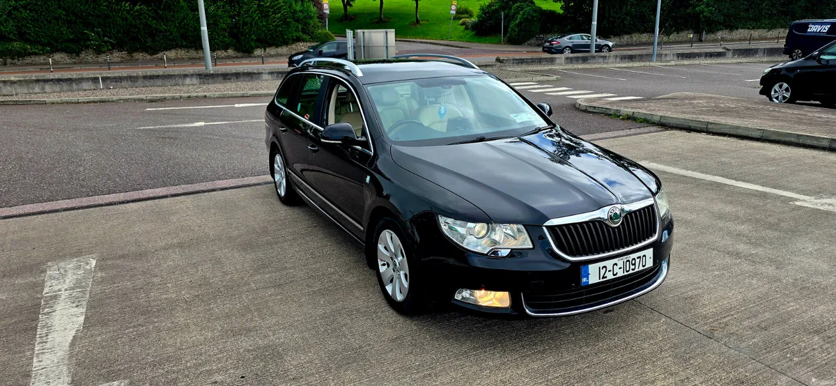 Skoda Superb High Spec Nct 02.2027 Tax 11.2026 - Image 4