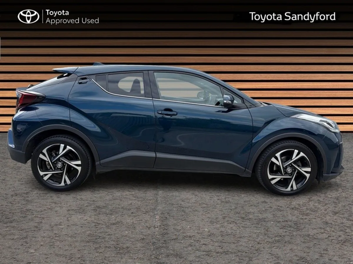 Toyota C-HR HYBRID SPORT // REAR CAMERA // BLUETOO - Image 3