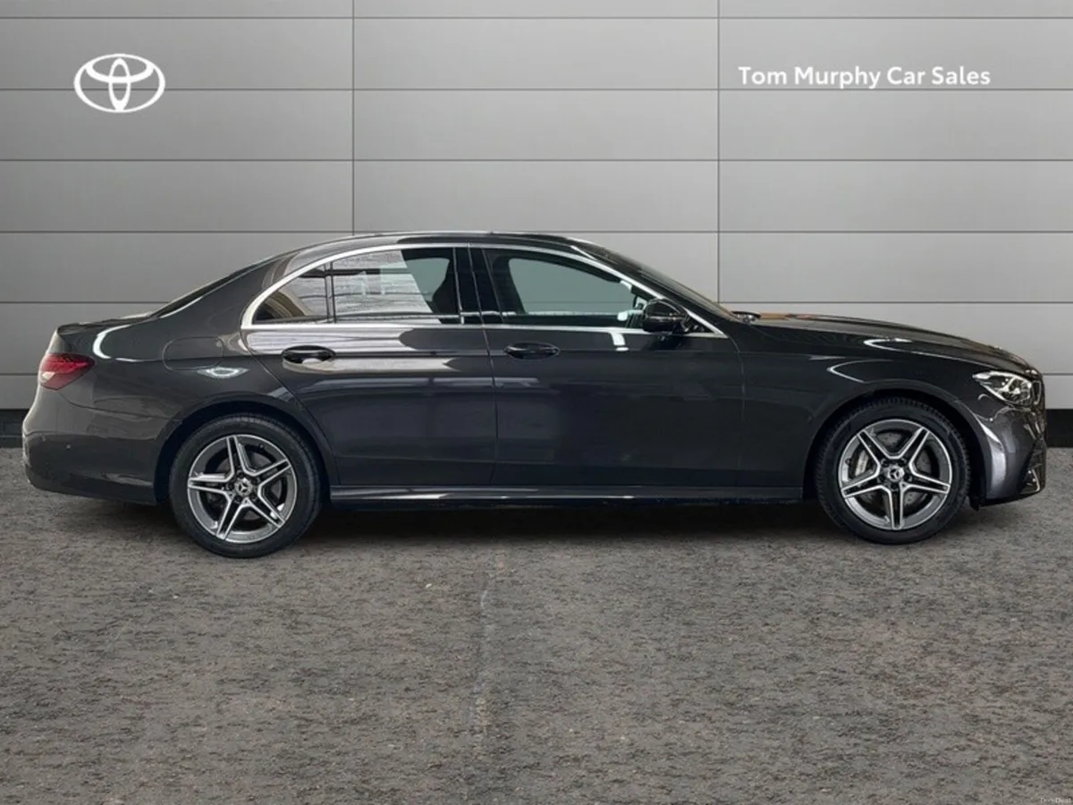 Mercedes-Benz E-Class 300 DE 4DR AUTO - Image 3