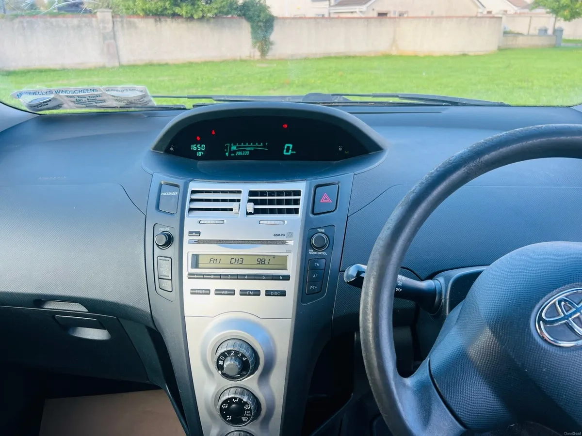 Toyota Yaris  Fresh NCT til 11/2027 - Image 2