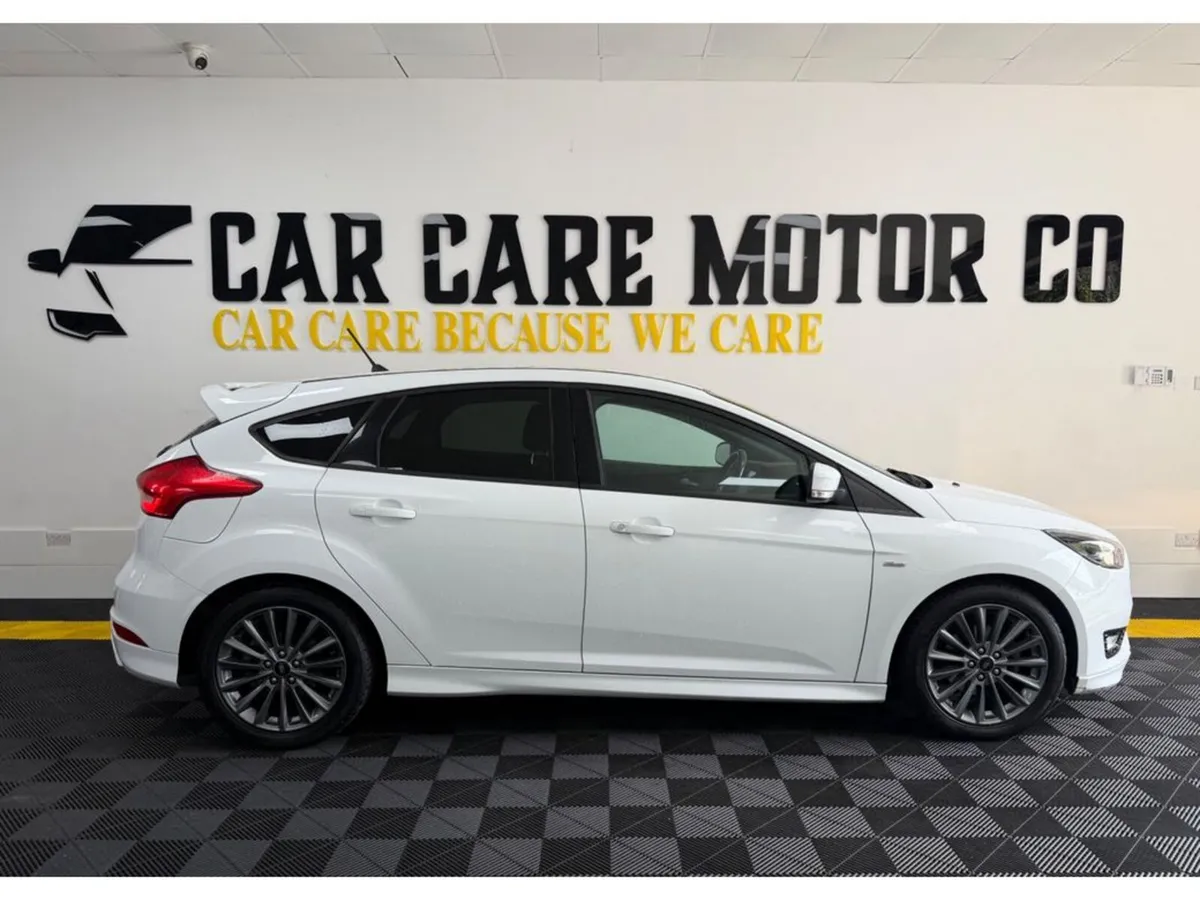 Ford Focus St-lin 1.0 Ecoboost 125PS 6SPD - Image 5