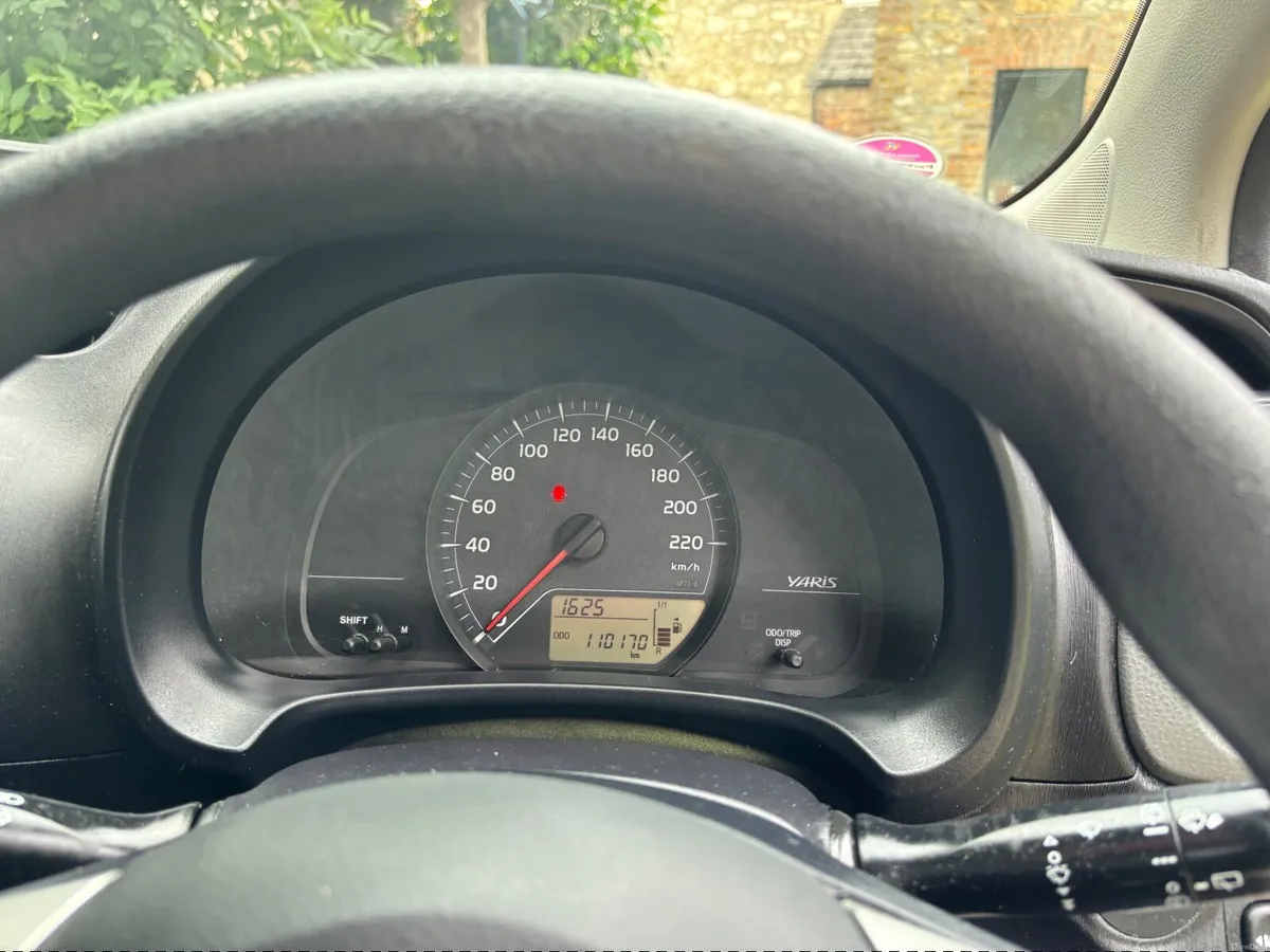 Toyota Yaris 2013 - Image 4