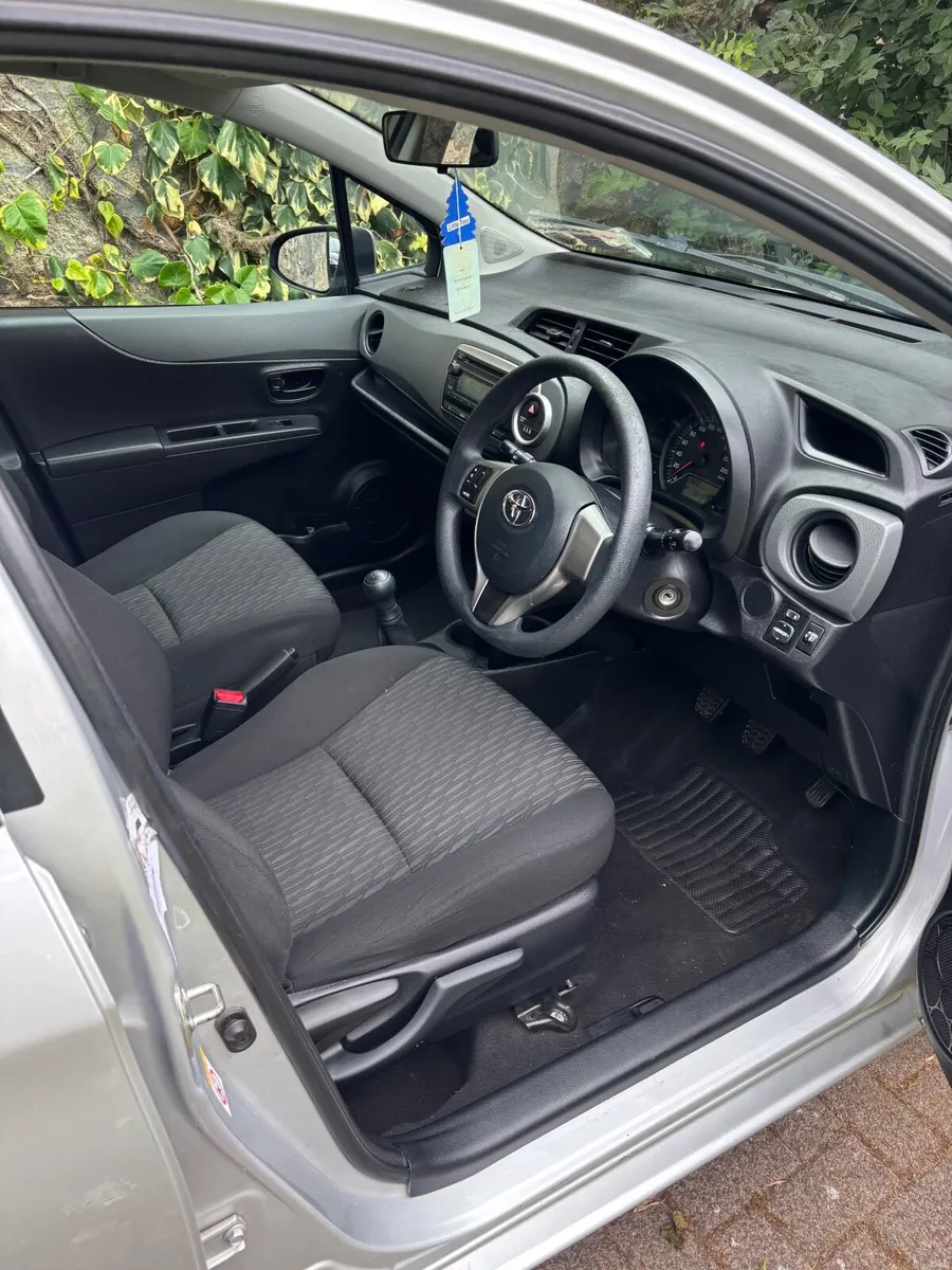Toyota Yaris 2013 - Image 6