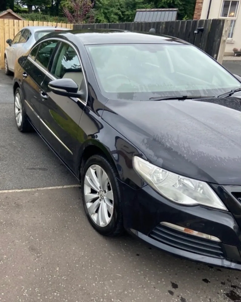 Volkswagen Passat 2009 - Image 2