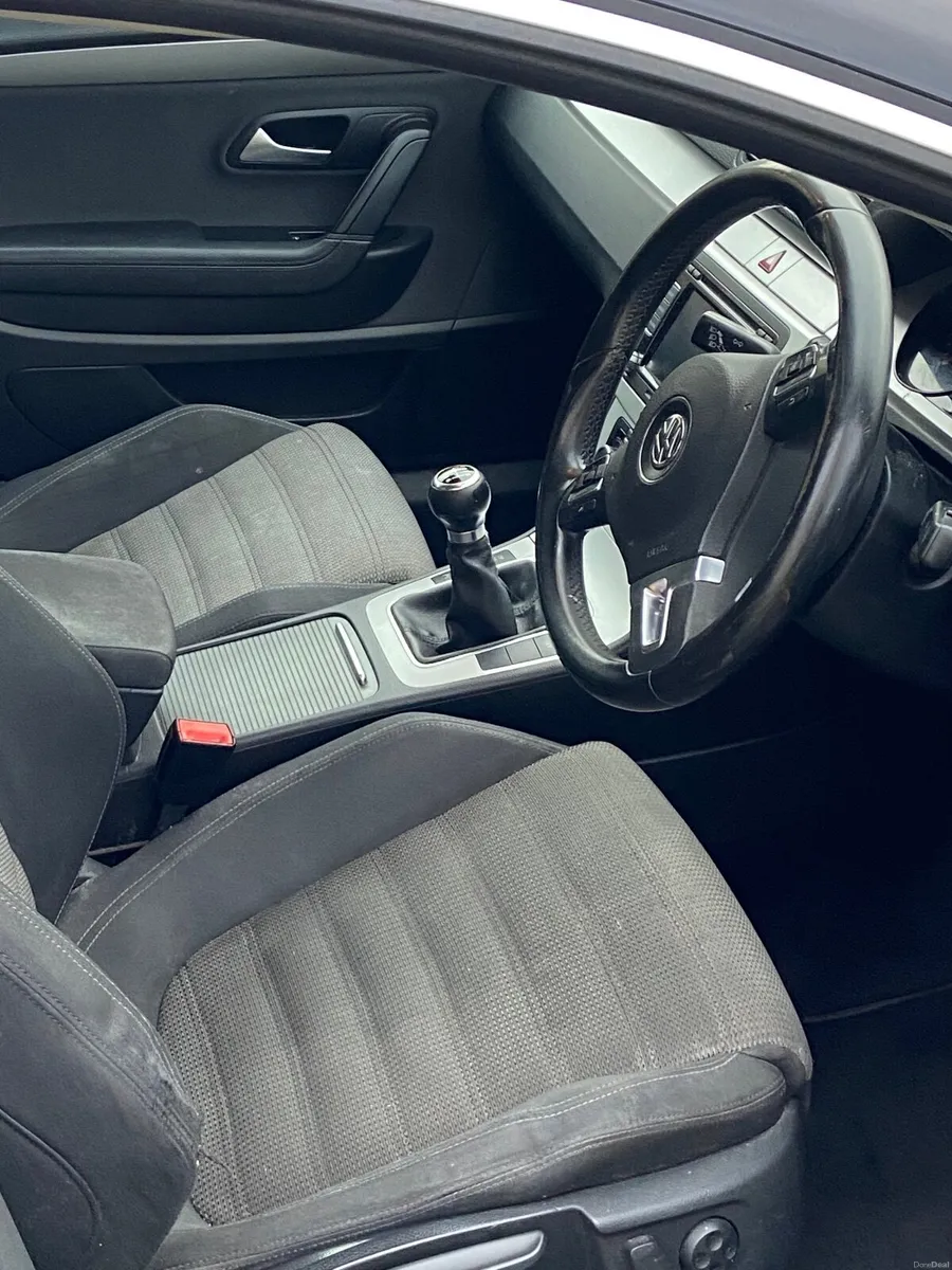 Volkswagen Passat 2009 - Image 5
