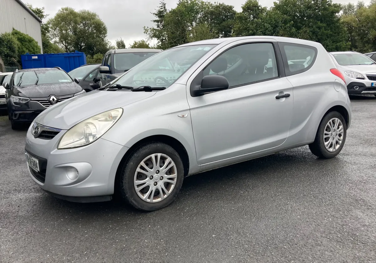 Hyundai i20 1.2 Petrol only 64k miles - Image 4