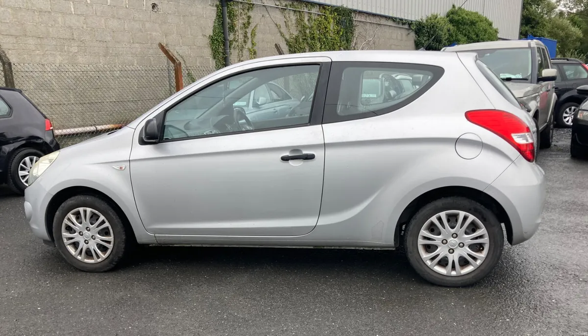 Hyundai i20 1.2 Petrol only 64k miles - Image 6