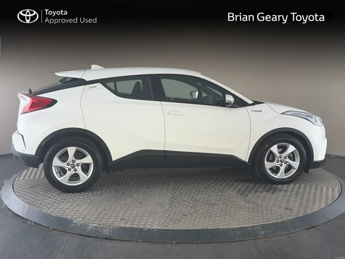 Toyota C-HR HYBRID LUNA - Image 3