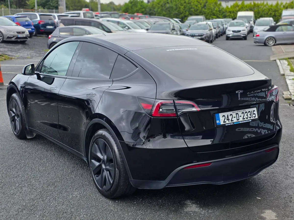 Tesla Model Y Long Range RWD (242) - Image 3