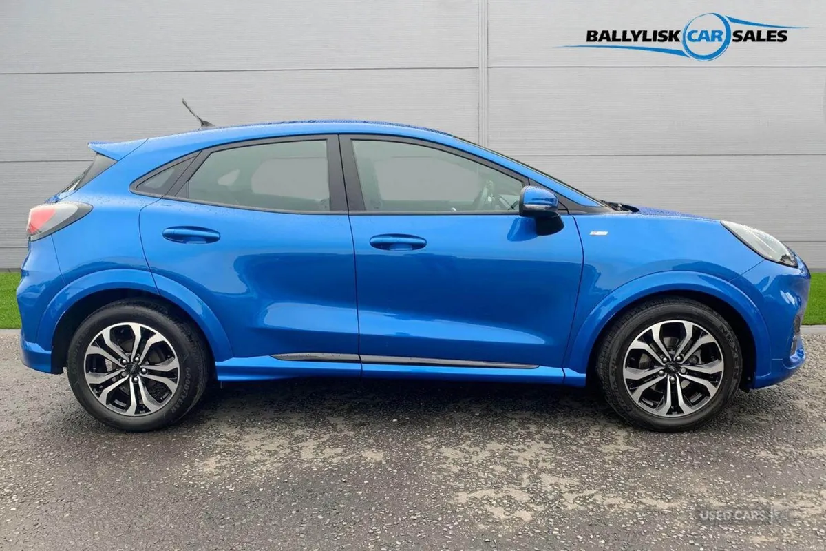 Ford Puma 1.0T 125PS ST-Line in Desert Island Blue - Image 3