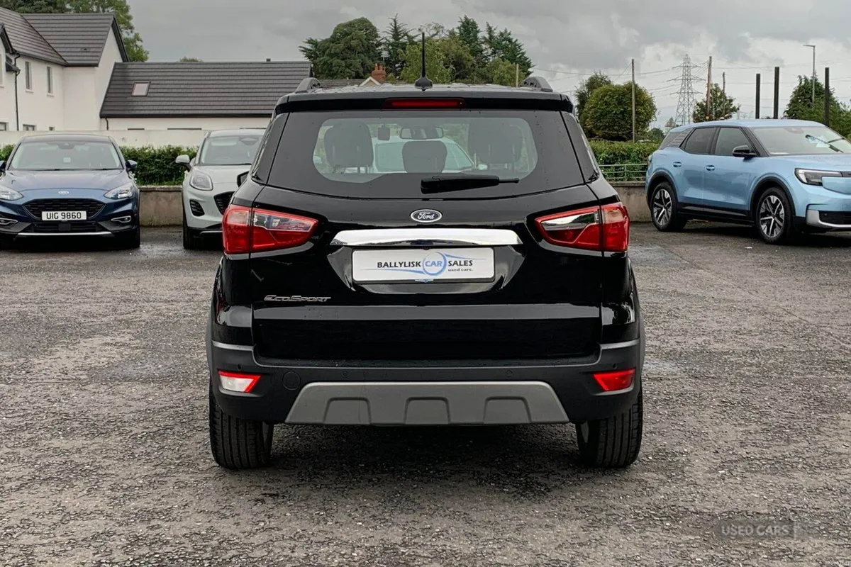 Ford EcoSport 1.0T 125PS Titanium in Black with 40 - Image 5