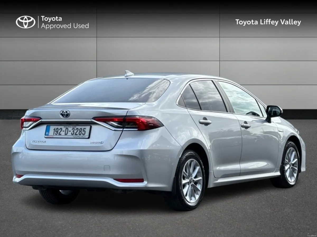 Toyota Corolla COROLLA HYBRID LUNA SAOON - Image 2