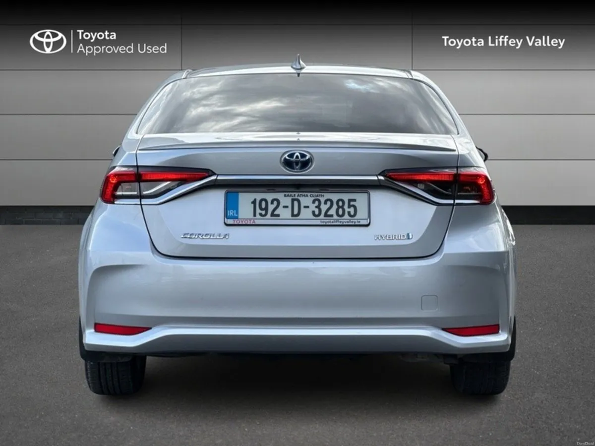 Toyota Corolla COROLLA HYBRID LUNA SAOON - Image 4