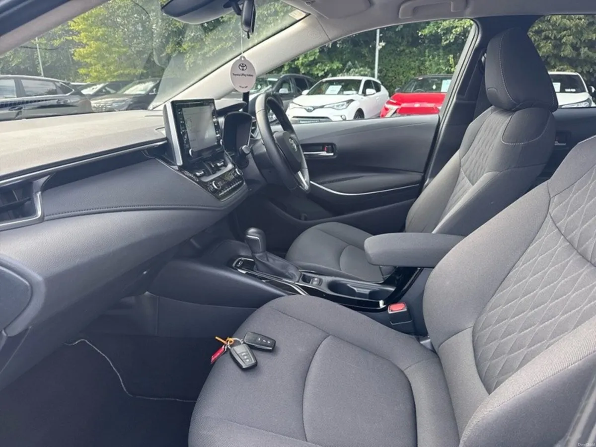 Toyota Corolla COROLLA HYBRID LUNA SAOON - Image 6