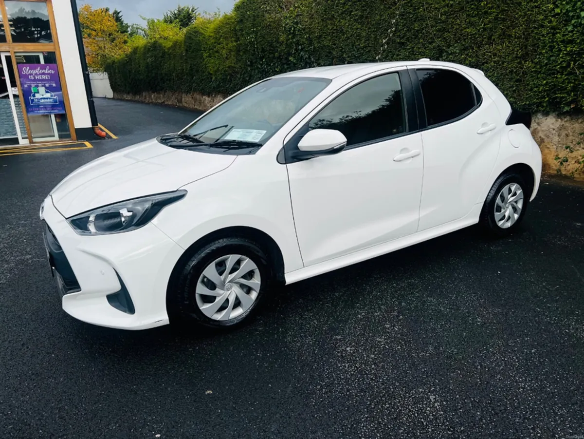 Toyota Yaris 6AA-MXPH10 - Image 6