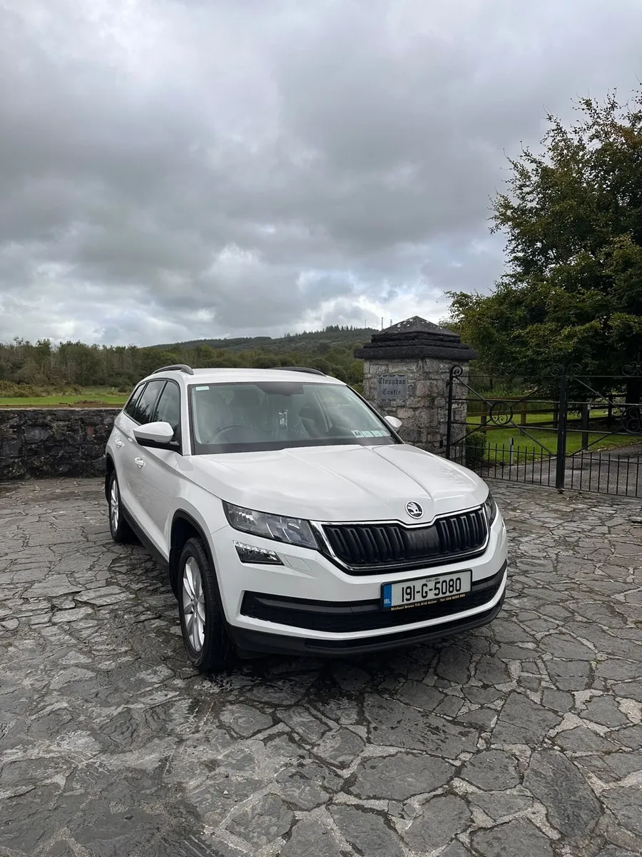 White Skoda Kodiaq 2.0 TDI SE - Image 2