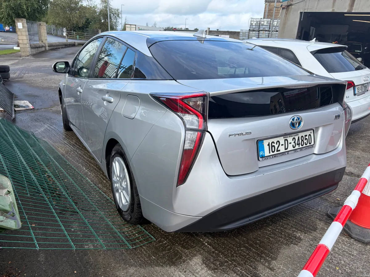 2016 toyota Prius 1.8 hybrid automatic - Image 6